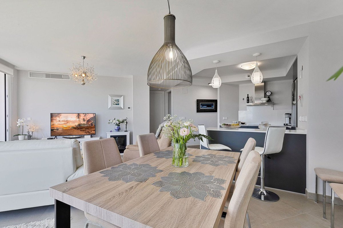 2 Bed Middle Floor Apartment in Torreblanca