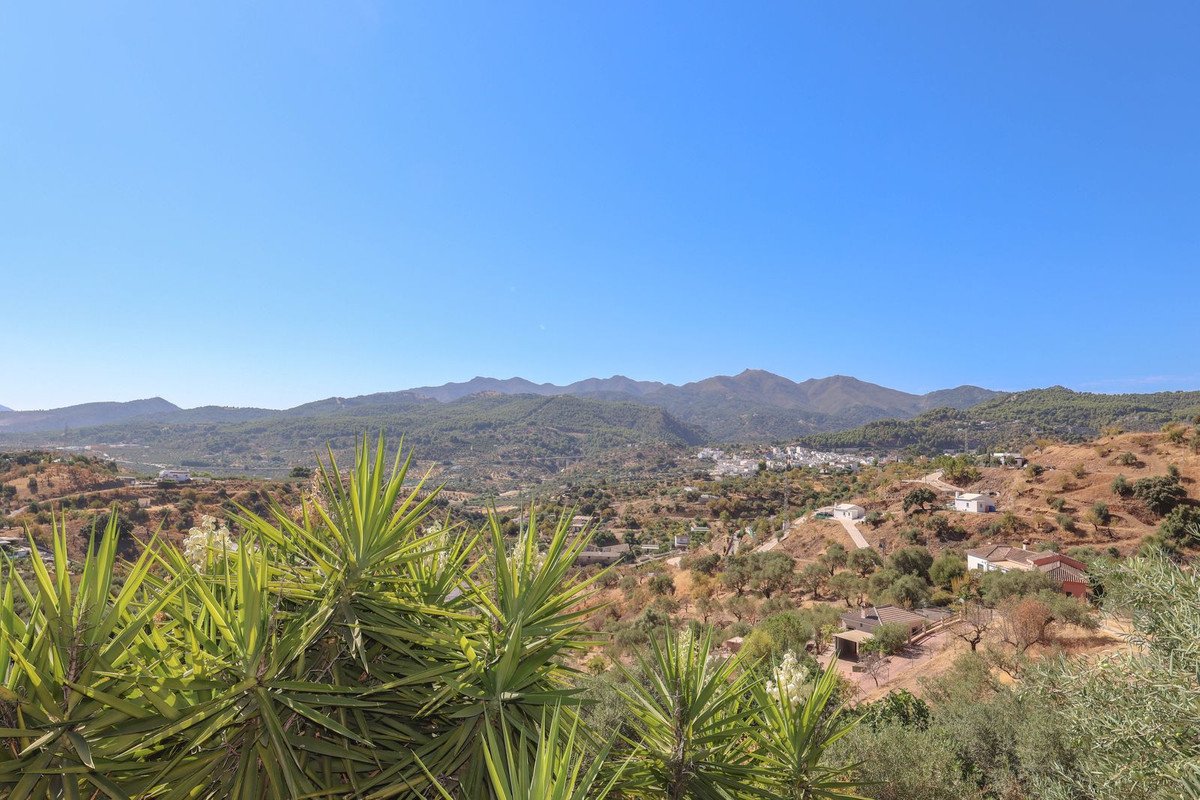 3 Bed Detached Villa in Monda