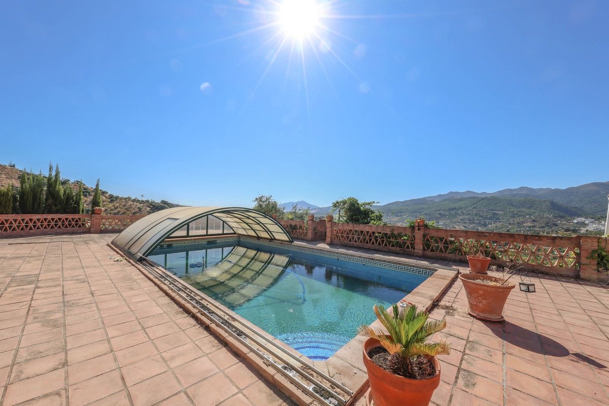 3 Bed Detached Villa in Monda