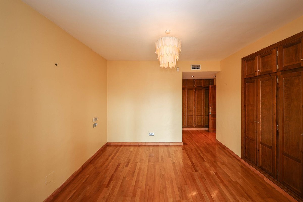 4 Bed Detached Villa in Coín