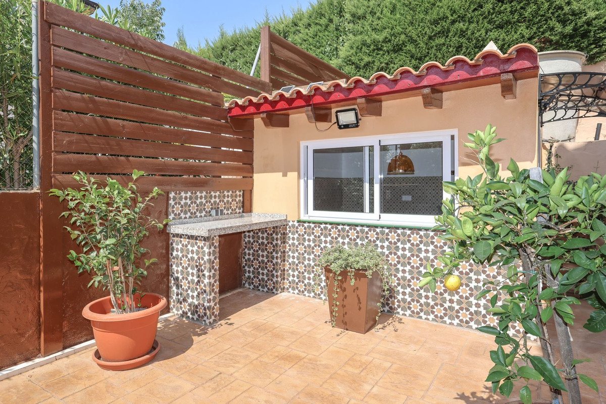 4 Bed Detached Villa in Coín