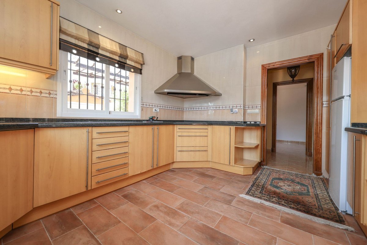 4 Bed Detached Villa in Coín
