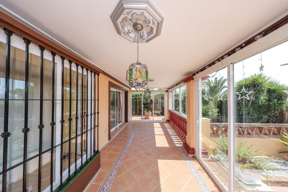 4 Bed Detached Villa in Coín