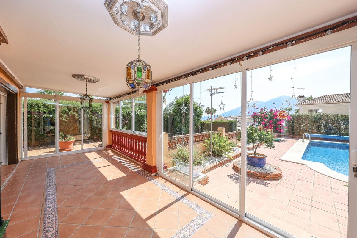 4 Bed Detached Villa in Coín