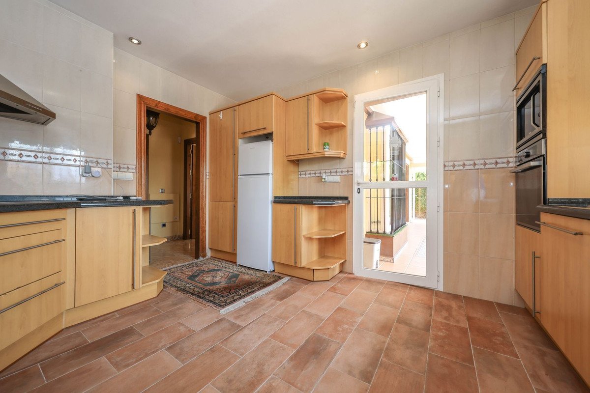 4 Bed Detached Villa in Coín