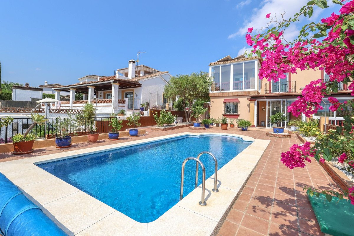 4 Bed Detached Villa in Coín