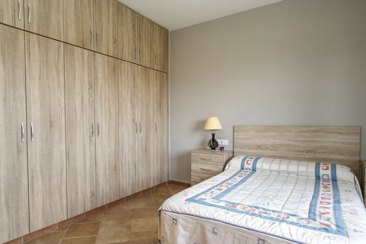 5 Bed Detached Villa in Coín