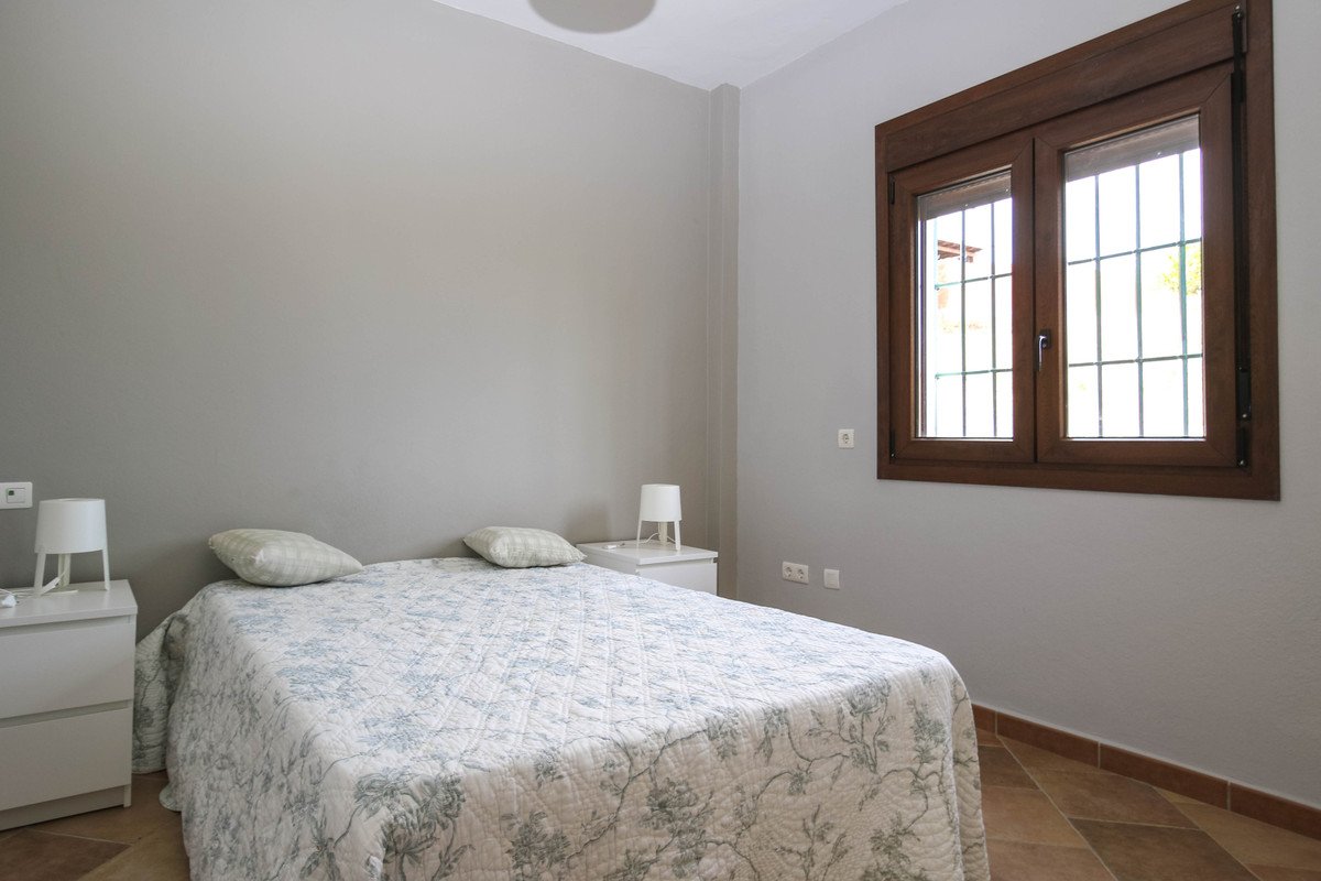 5 Bed Detached Villa in Coín