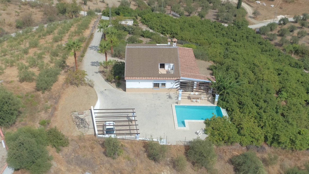 5 Bed Detached Villa in Coín