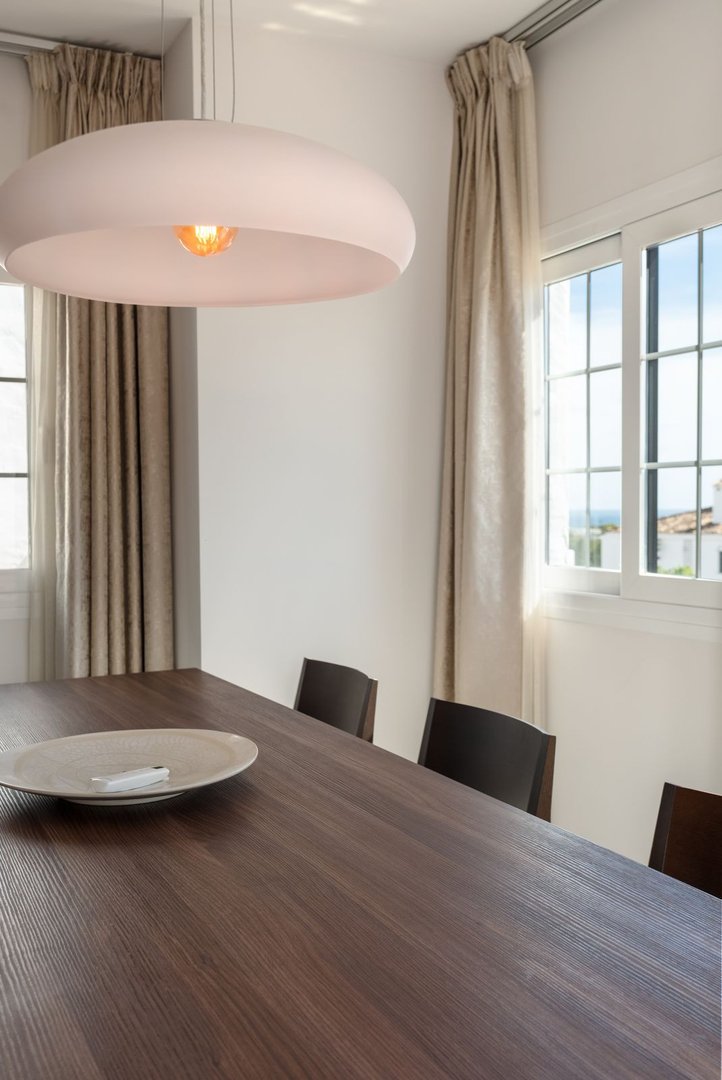 3 Bed Middle Floor Apartment in Nueva Andalucía
