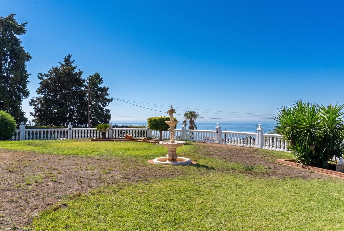4 Bed Detached Villa in La Capellania