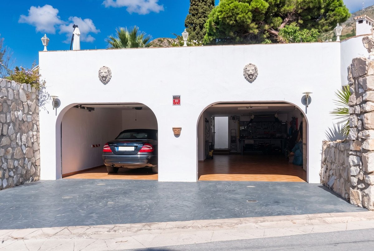 4 Bed Detached Villa in La Capellania