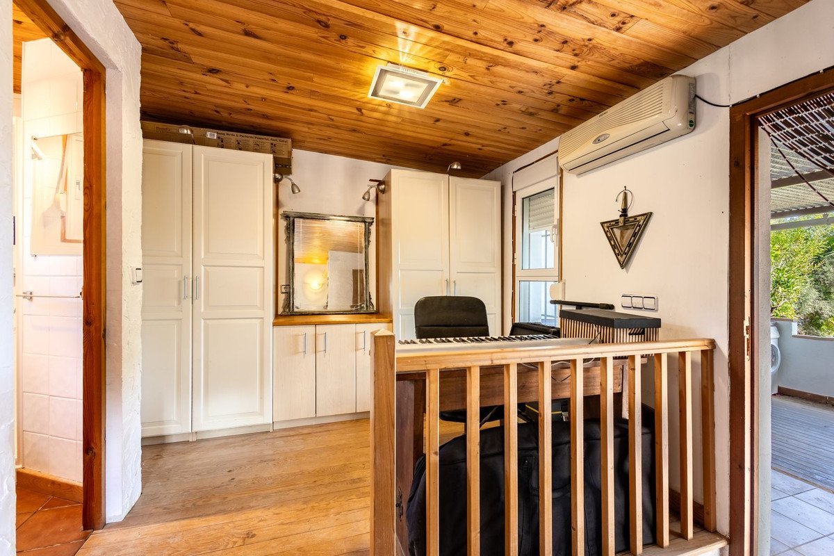 3 Bed Finca - Cortijo in Coín