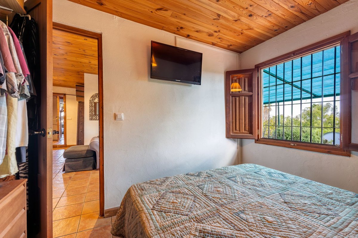 3 Bed Finca - Cortijo in Coín