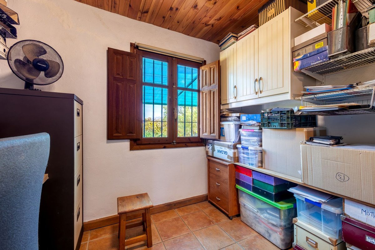 3 Bed Finca - Cortijo in Coín