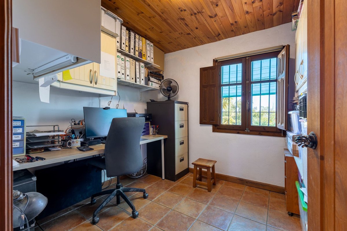 3 Bed Finca - Cortijo in Coín