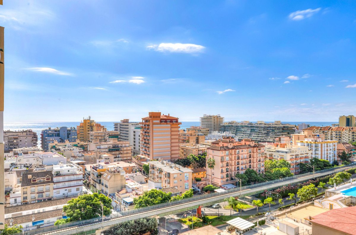 3 Bed Middle Floor Apartment in Los Boliches