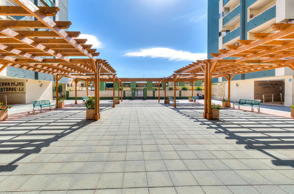 3 Bed Middle Floor Apartment in Los Boliches