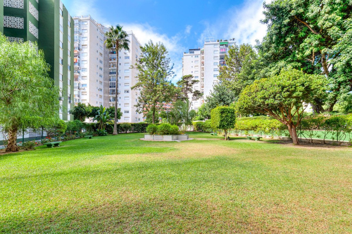 3 Bed Middle Floor Apartment in Los Boliches