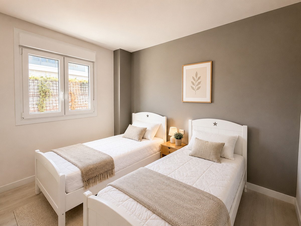3 Bed Middle Floor Apartment in Estepona