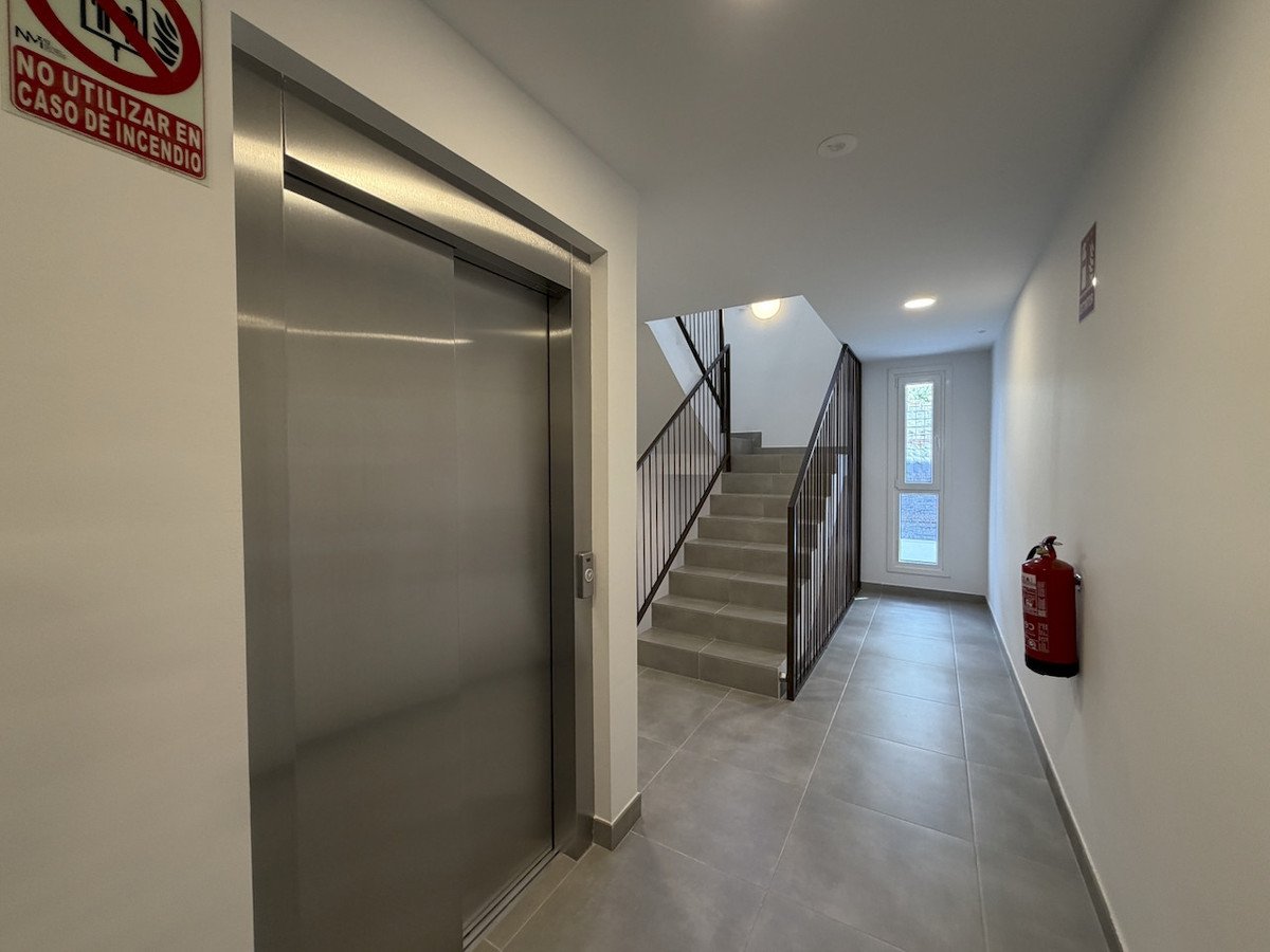 3 Bed Middle Floor Apartment in Estepona