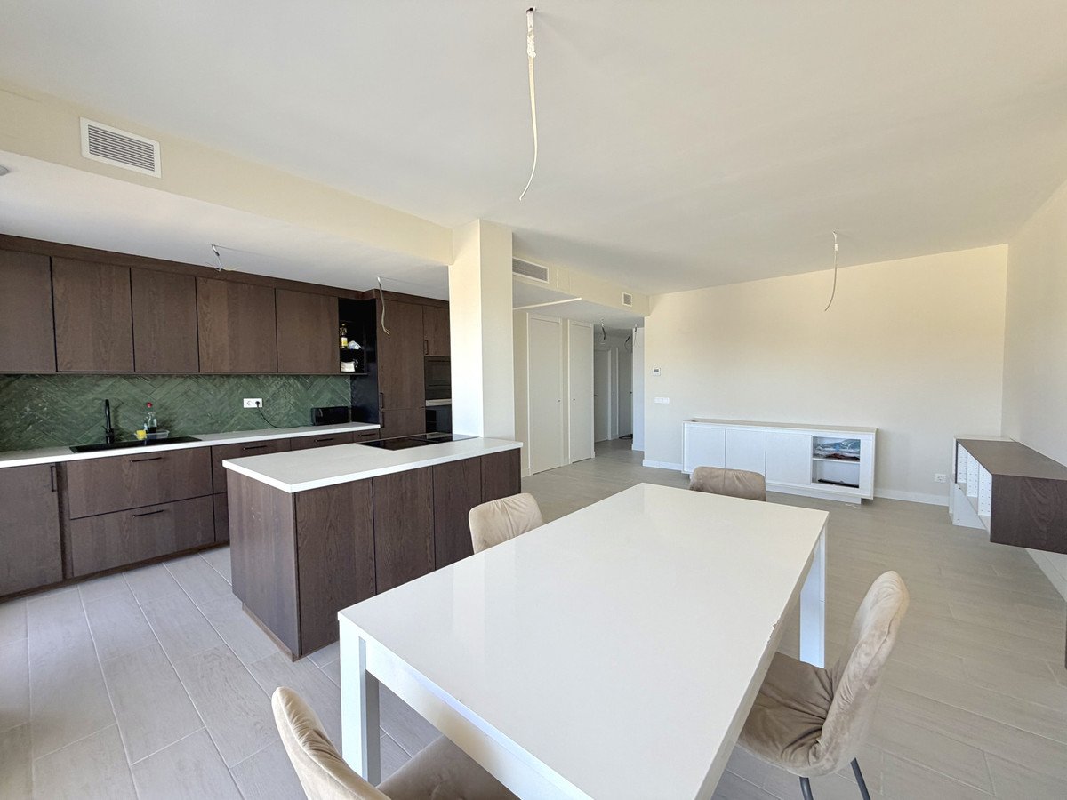 3 Bed Middle Floor Apartment in Estepona