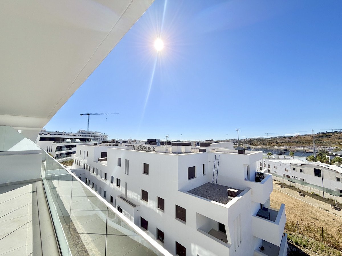 3 Bed Middle Floor Apartment in Estepona