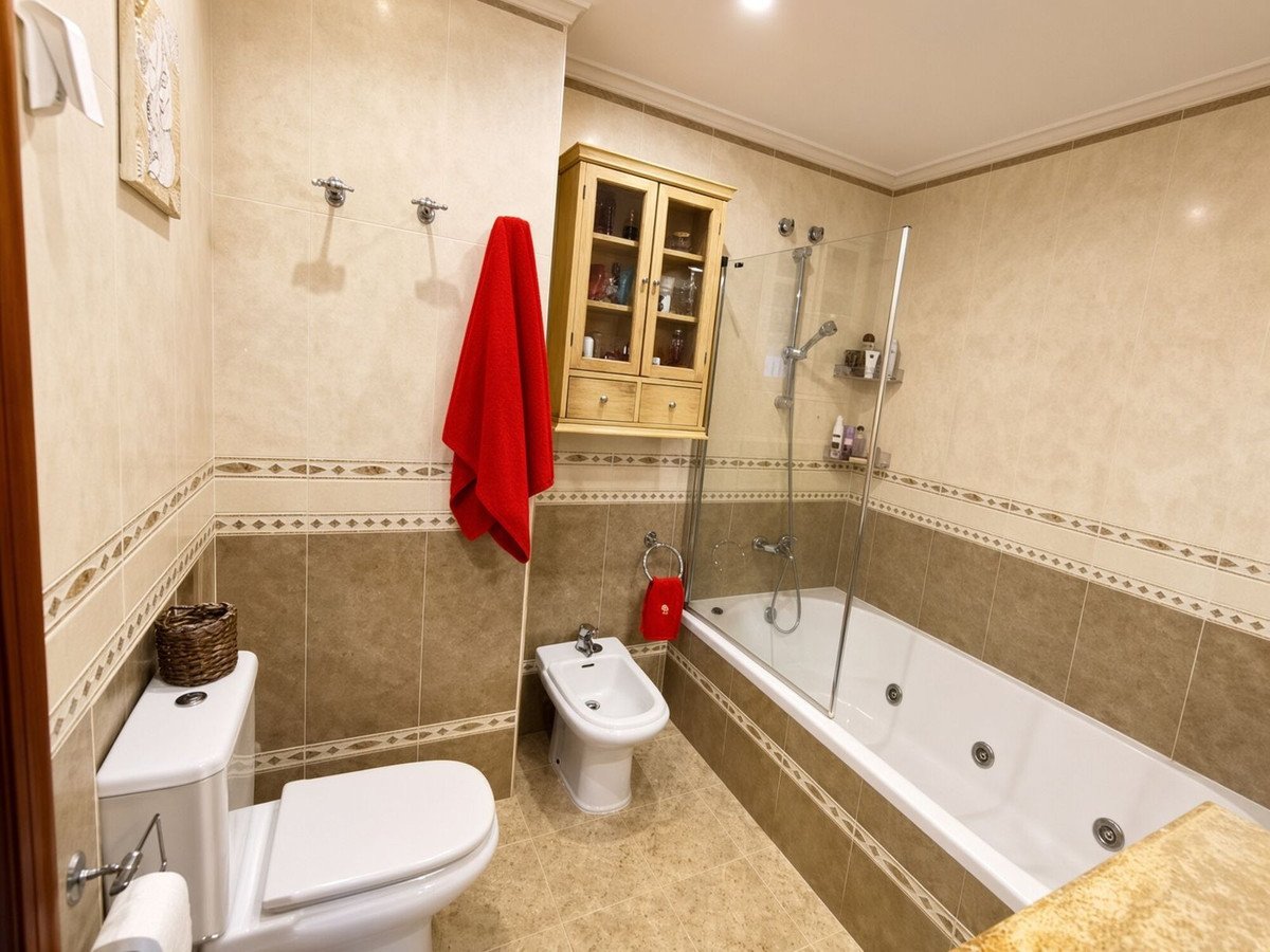 4 Bed Penthouse in Estepona