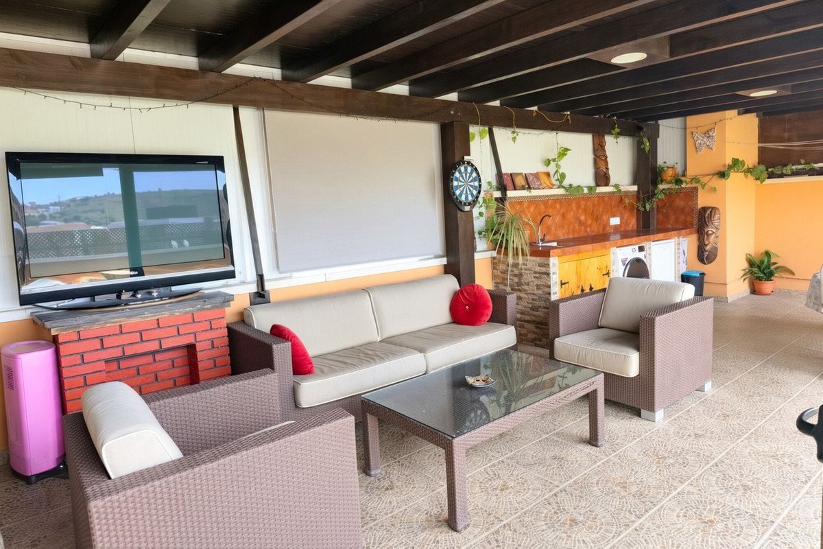 4 Bed Penthouse in Estepona