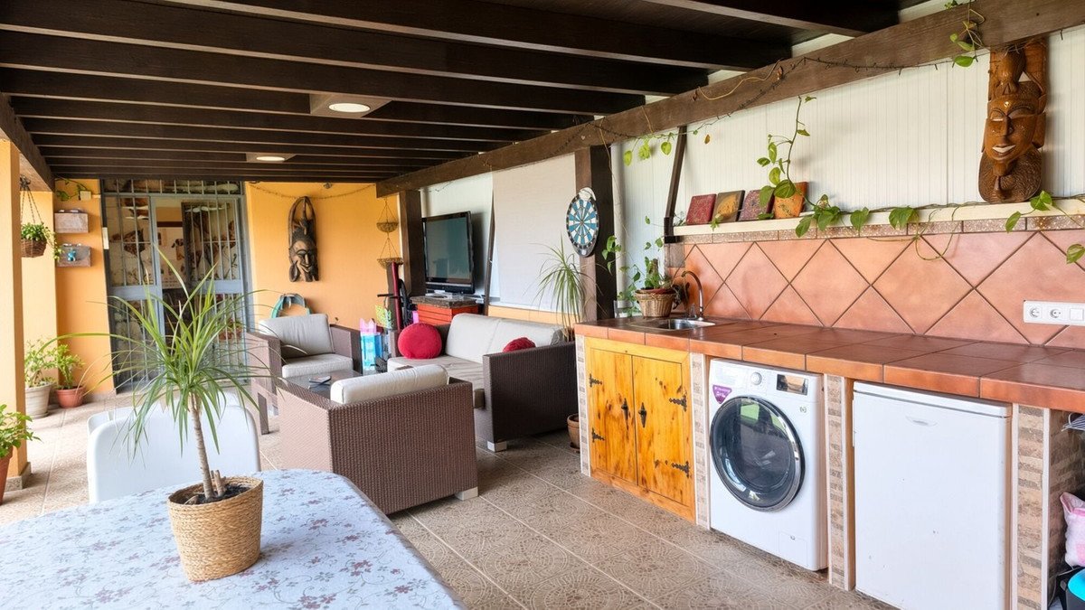 4 Bed Penthouse in Estepona
