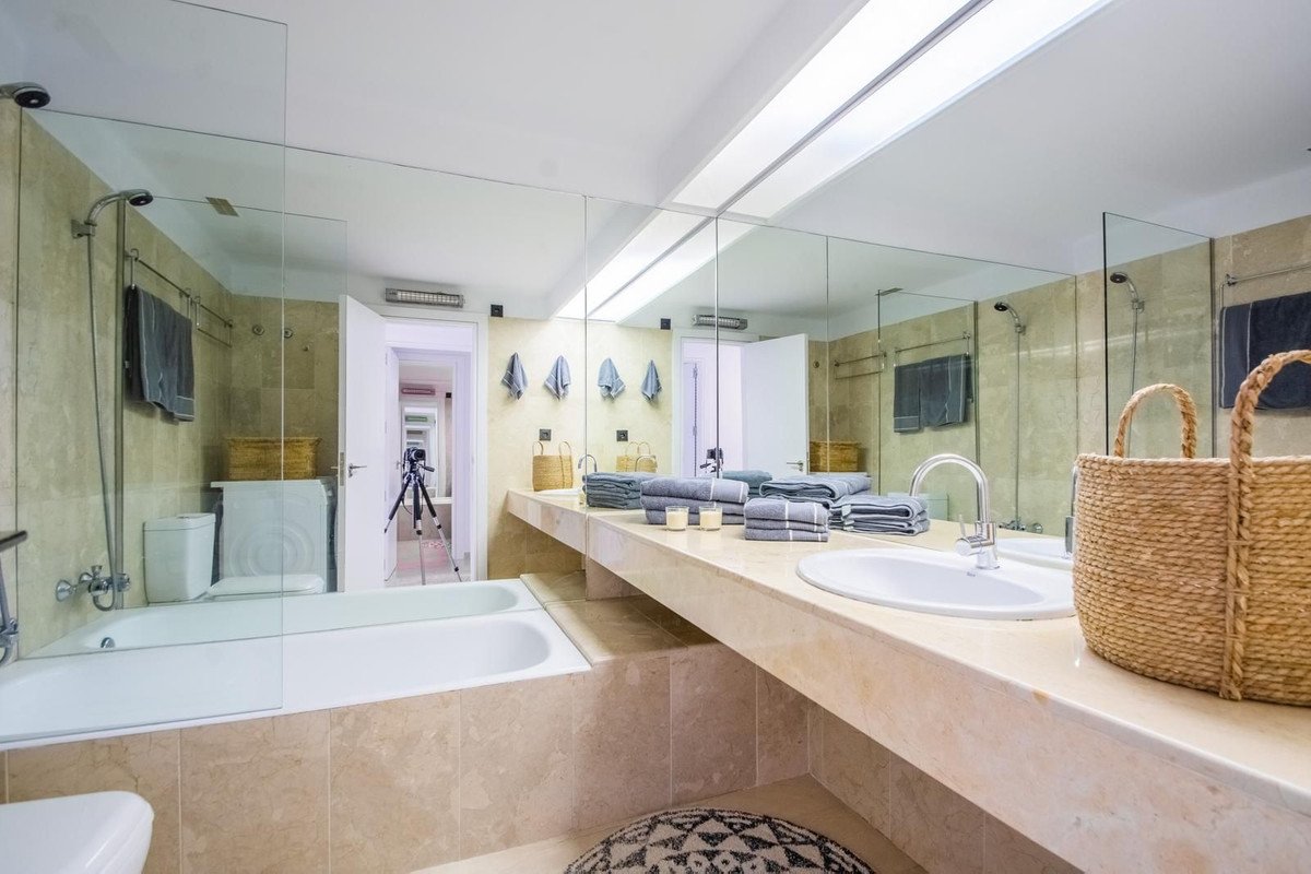 2 Bed Middle Floor Apartment in Río Real