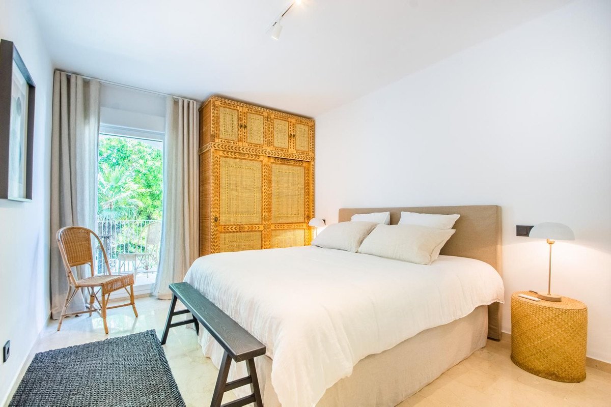 2 Bed Middle Floor Apartment in Río Real