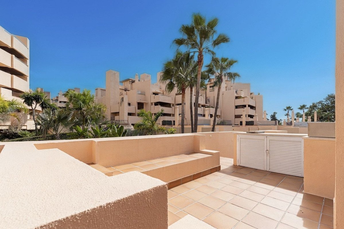 2 Bed Penthouse in New Golden Mile