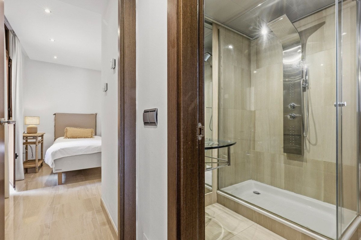 2 Bed Penthouse in New Golden Mile