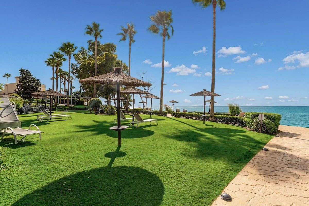 2 Bed Penthouse in New Golden Mile