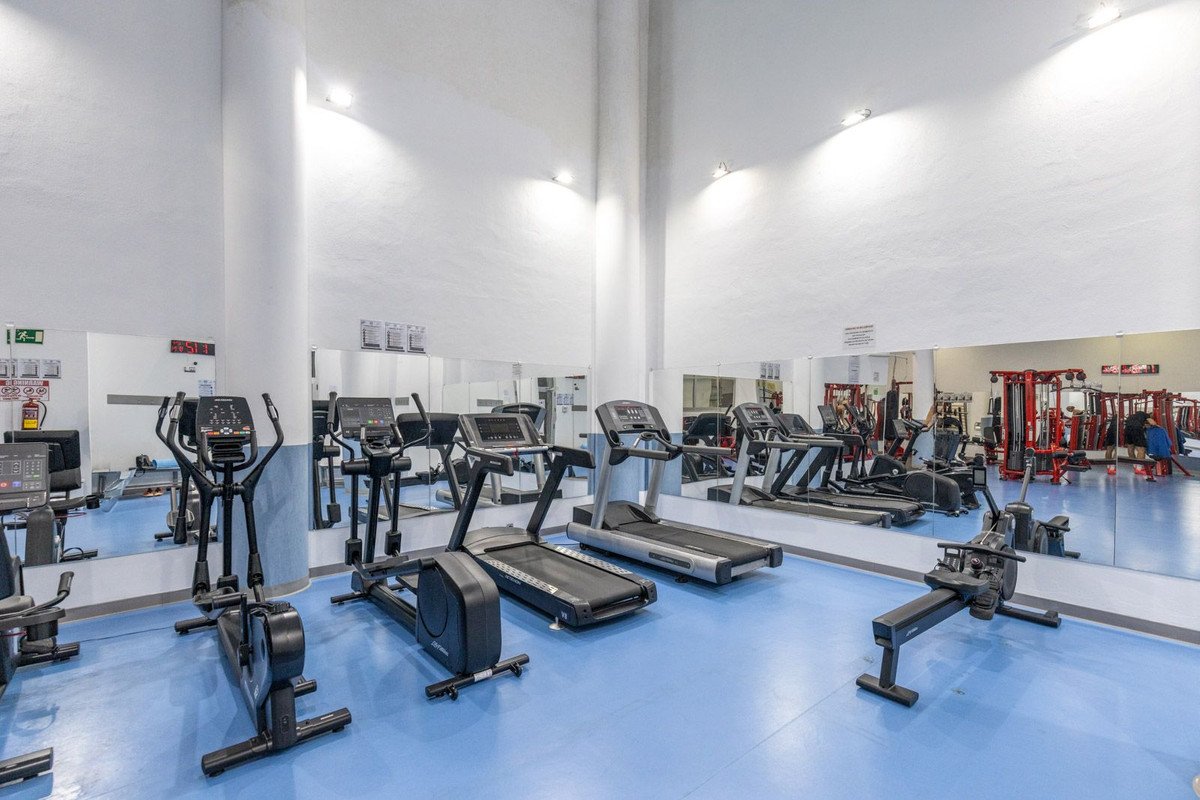 2 Bed Penthouse in New Golden Mile