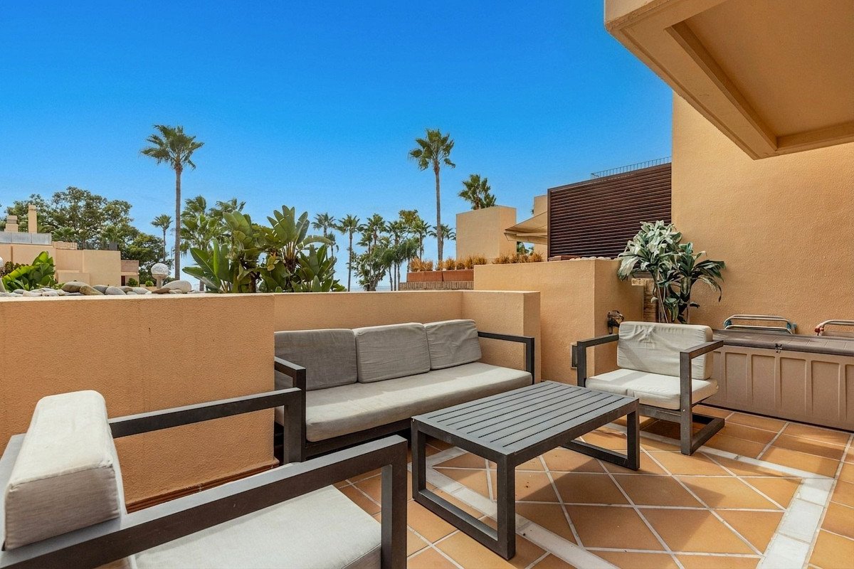 2 Bed Penthouse in New Golden Mile