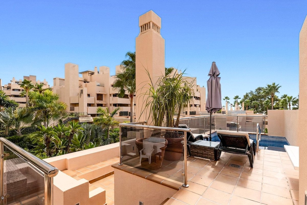 2 Bed Penthouse in New Golden Mile