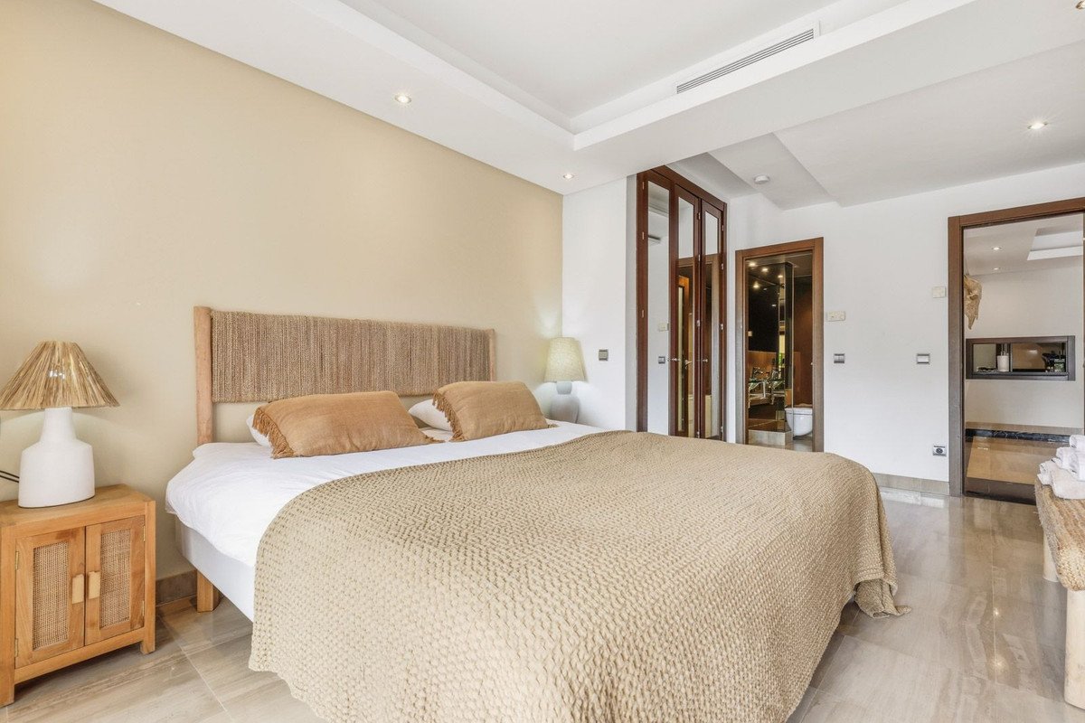 2 Bed Penthouse in New Golden Mile