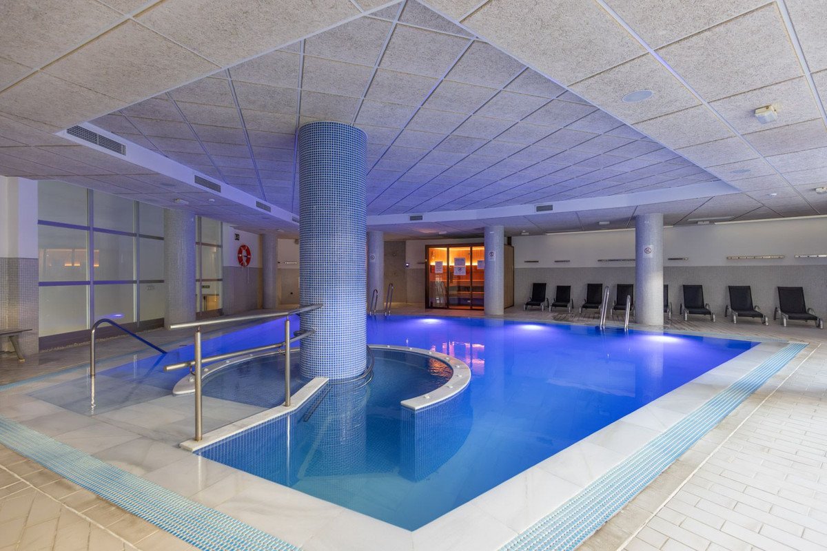 2 Bed Penthouse in New Golden Mile