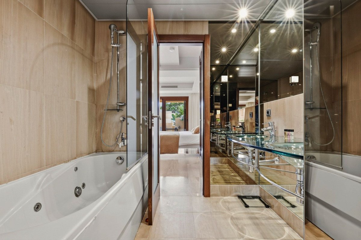 2 Bed Penthouse in New Golden Mile