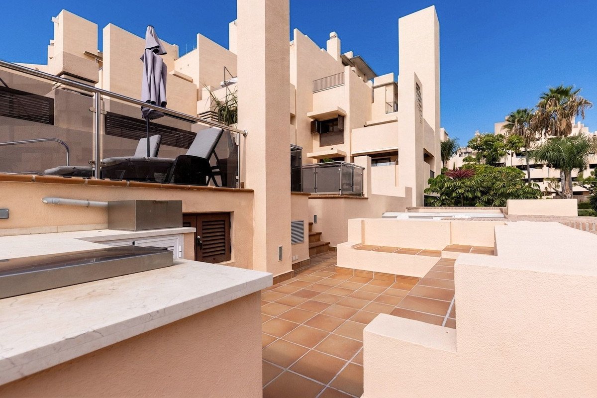 2 Bed Penthouse in New Golden Mile