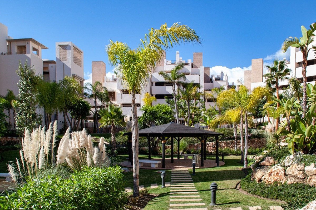 2 Bed Penthouse in New Golden Mile