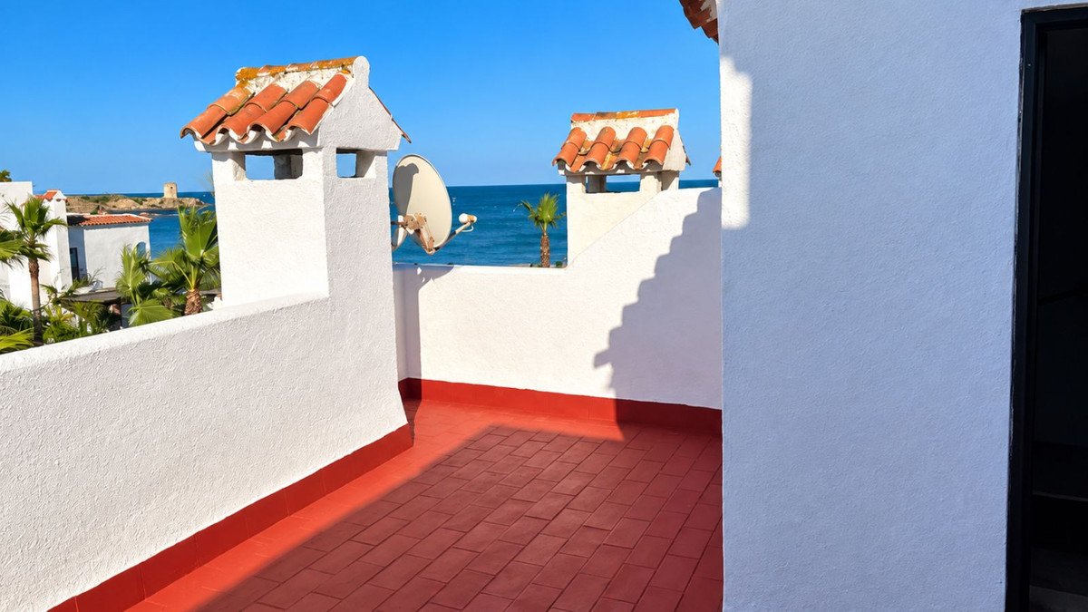 4 Bed Townhouse in Casares