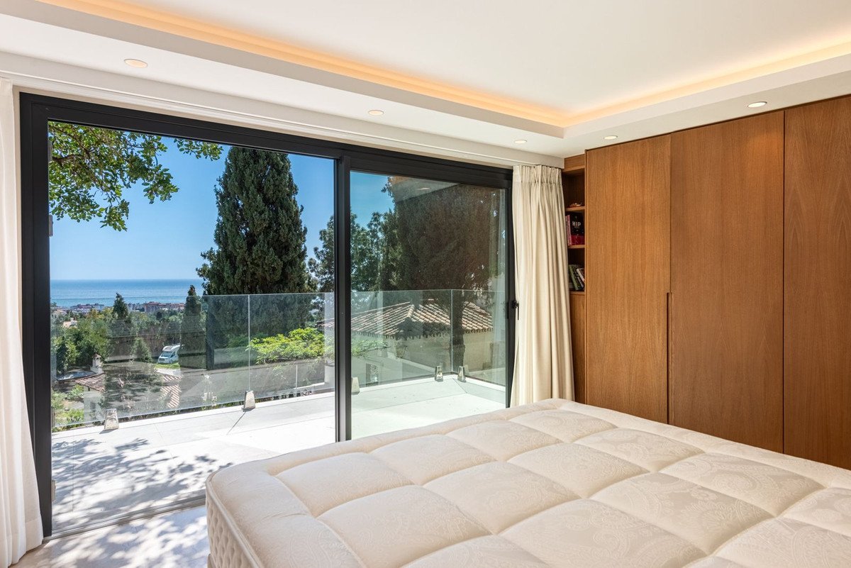 5 Bed Detached Villa in Marbella