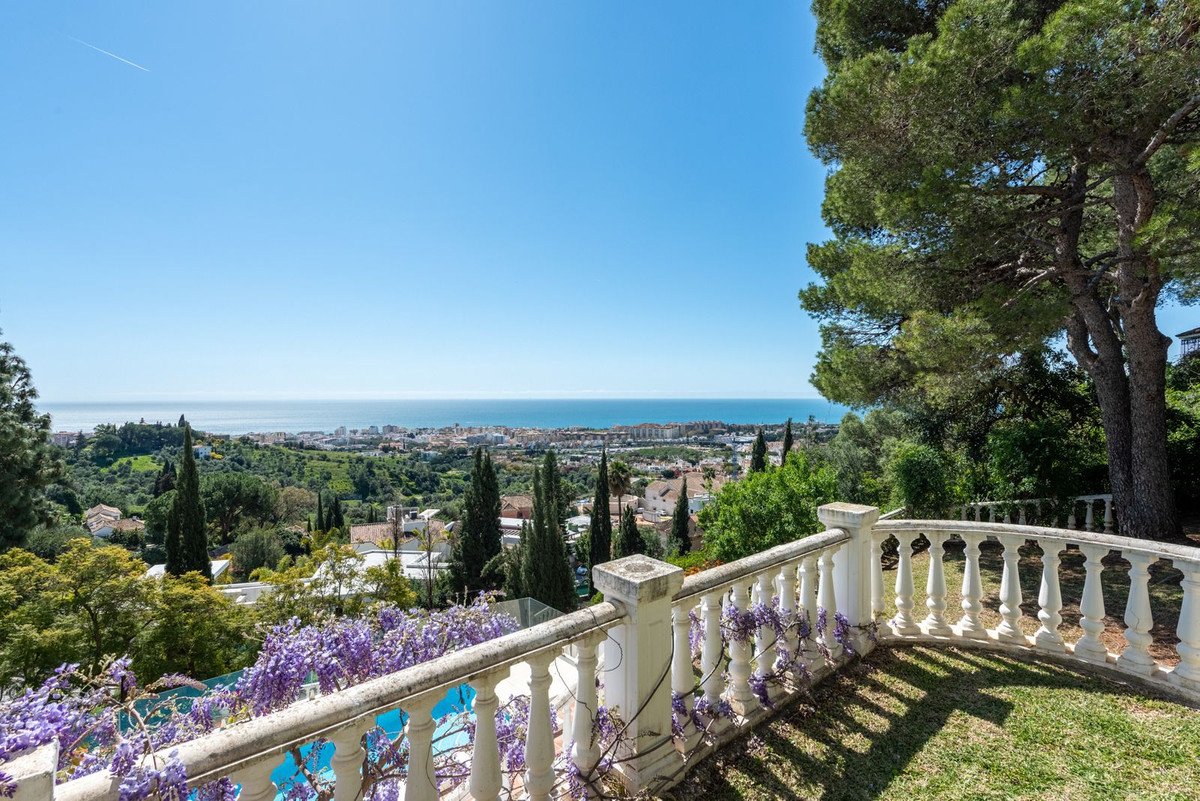 5 Bed Detached Villa in Marbella