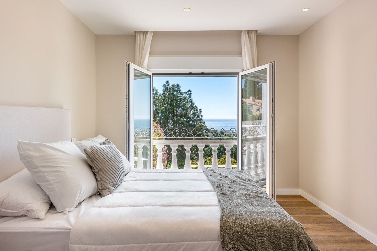 5 Bed Detached Villa in Marbella
