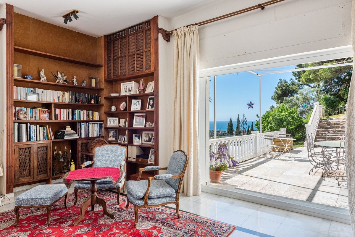 5 Bed Detached Villa in Marbella