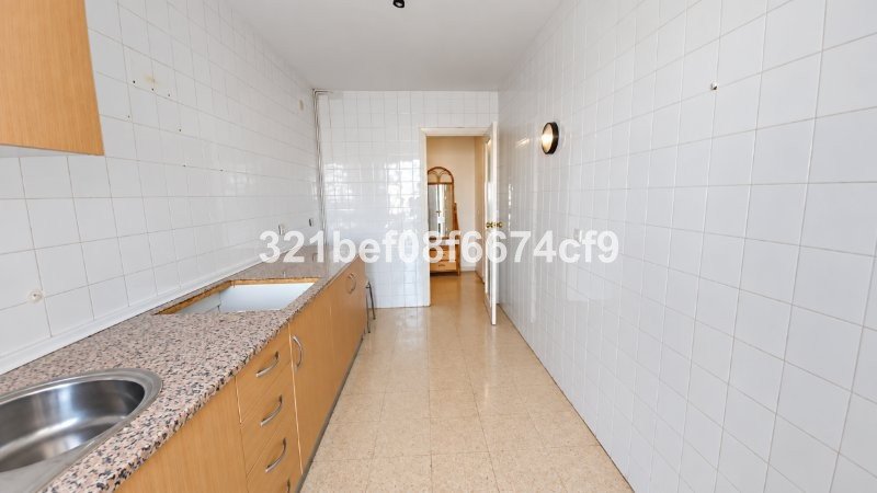 3 Bed Middle Floor Apartment in Teatinos