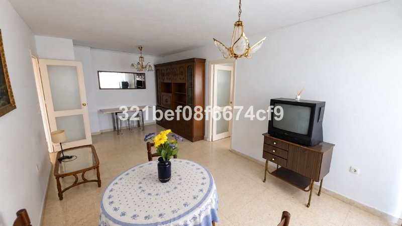 3 Bed Middle Floor Apartment in Teatinos